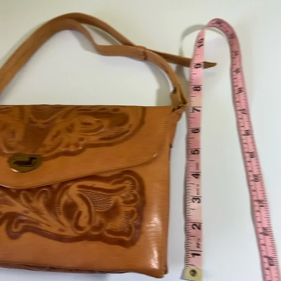 Vintage Tooled leather bag - Picture 8 of 14